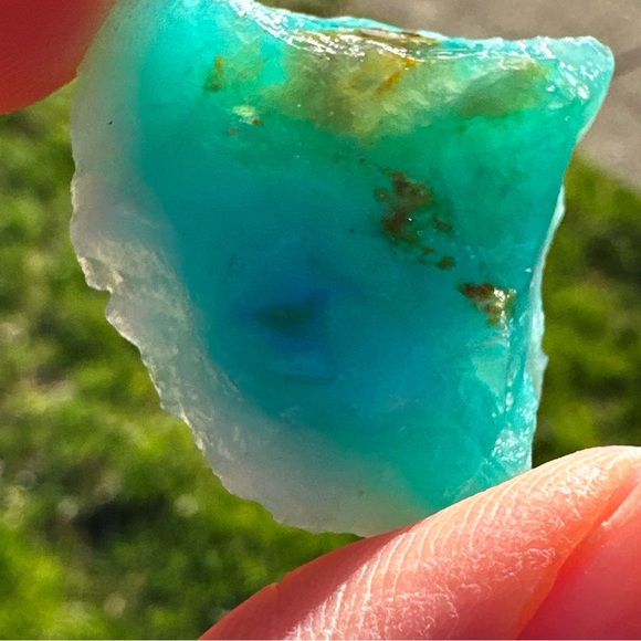 Peruvian 30.14 Carats Rare Andean Blue Opal Rough - Picture 15 of 17